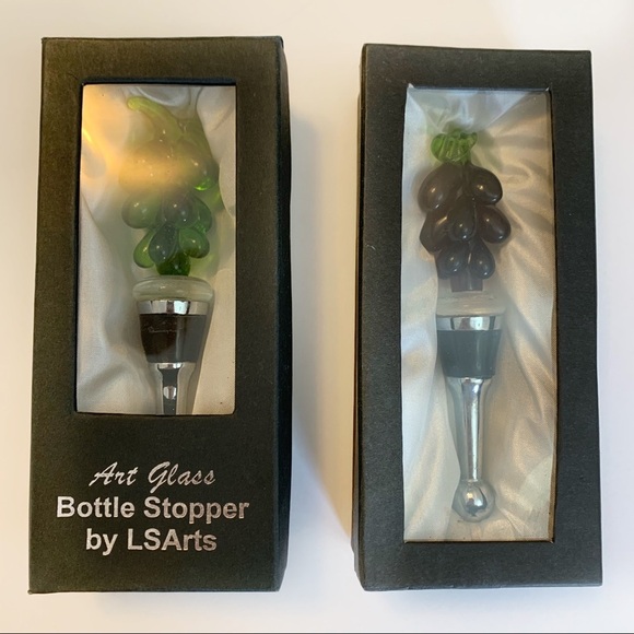 2 LSArts grape wine stoppers NWT - Picture 3 of 4